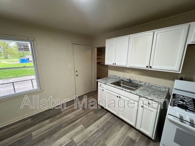 Photo - 942 S Central Dr