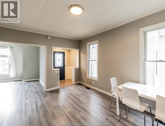 Photo - 420 Pierre Ave