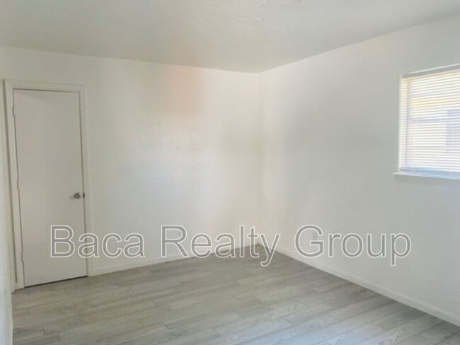 Photo - 305 S Fifth Street Unit B