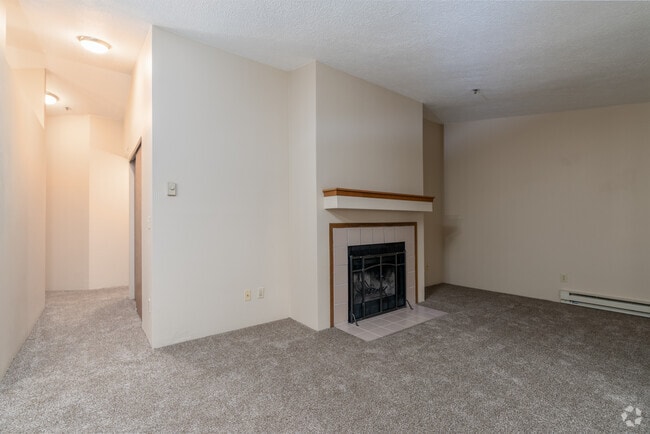 1BR, 1BA - 730SF