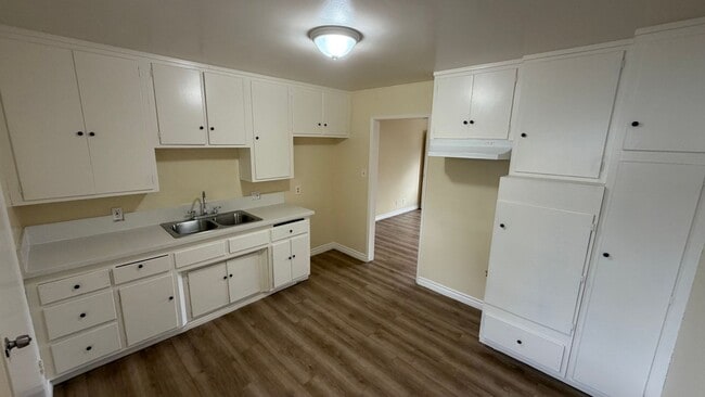 Photo - 159th Unidad 4624.5