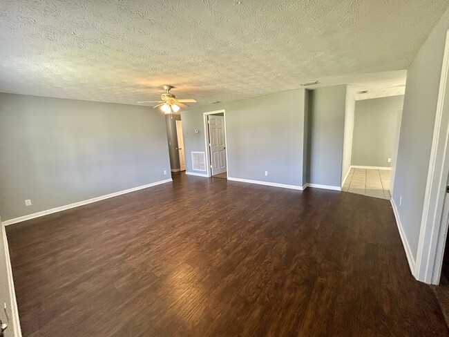 Photo - 361 Arora Blvd
