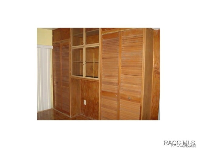 Photo - 9081 N Golfview Dr