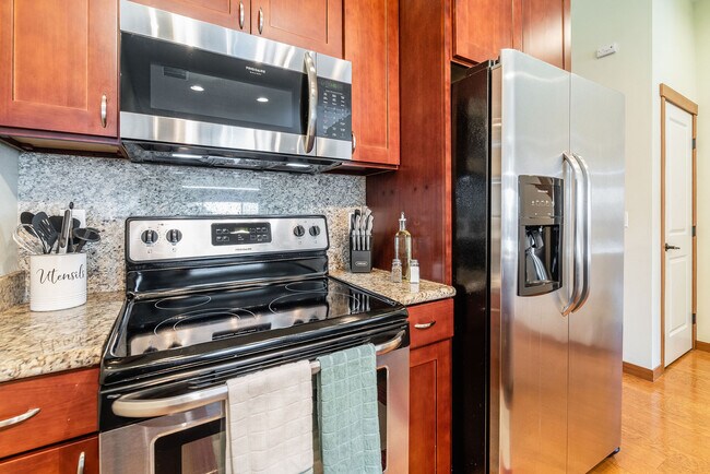 Lincoln Square Townhomes