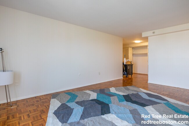 175 Freeman St Unidad 803