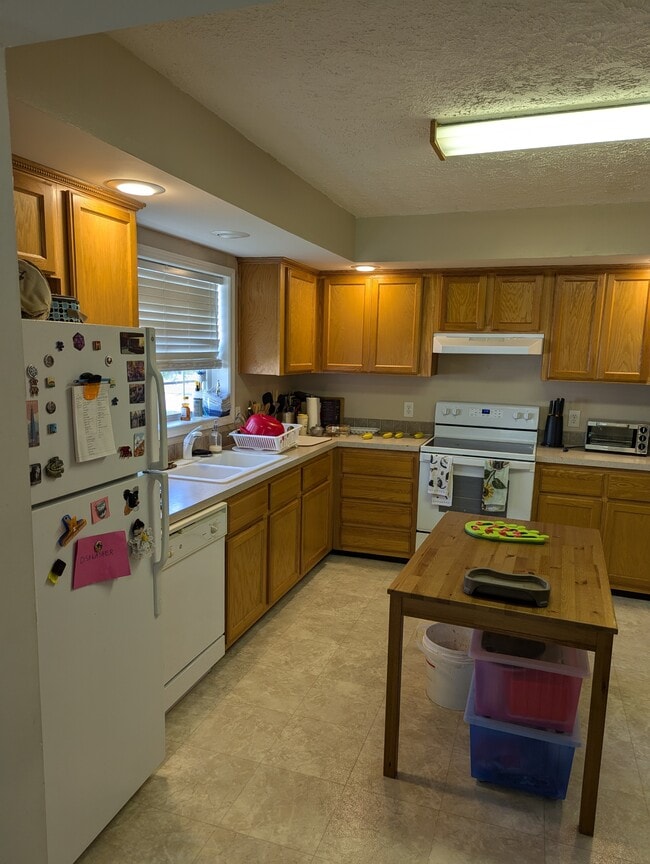 Photo - 2306 E Delaware Ave