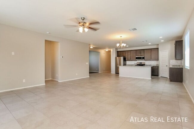 Photo - 18660 W Robin Ln