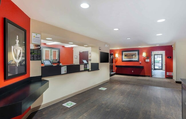 Furnished Studio-Los Angeles - Torrance