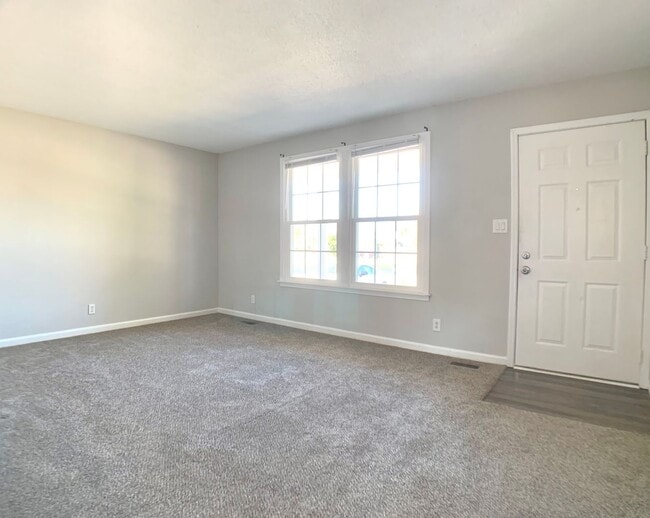 Photo - 102 Nuthatch Cir