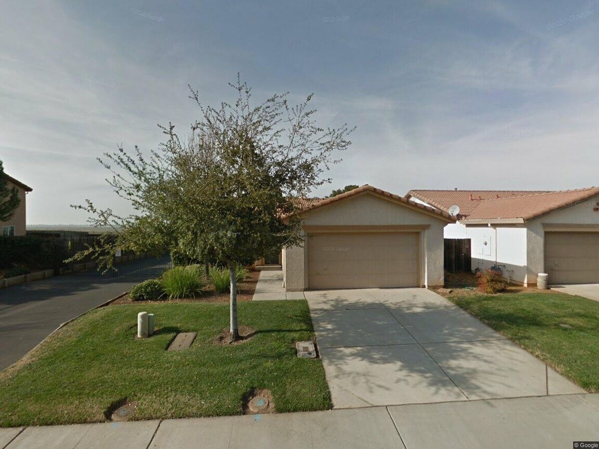 Very Nice Single Story Single Family Home in Mather! - Very Nice Single Story Single Family Home in Mather!