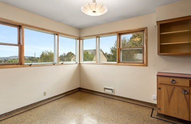 Photo - OREGON MID CENTURY DREAM