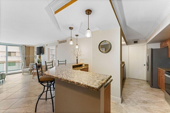 Photo - 6917 Collins Ave Unidad 506