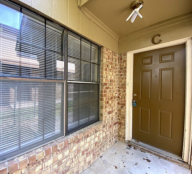 Photo - 3901 Hereford Ln