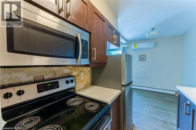 Photo - 326 Hunter St E Unit 402