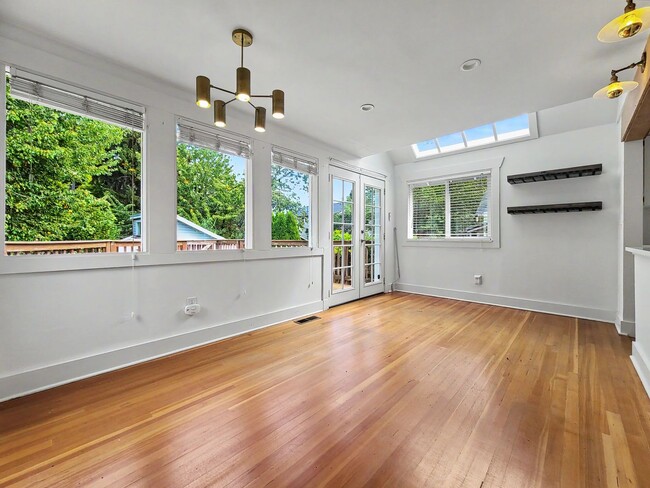 Building Photo - 6528 12th Ave NW