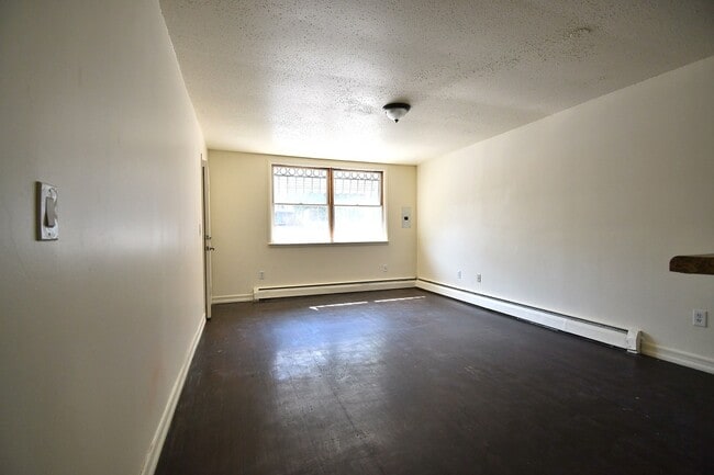 Photo - 485 E 140th St