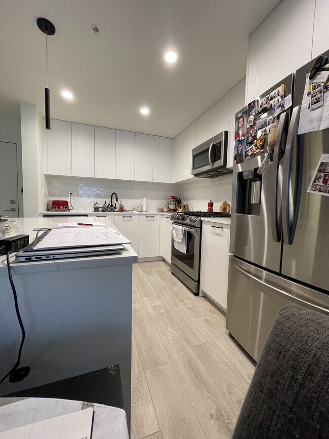 Photo - 20052-2083A 83A Ave