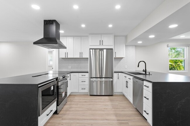 Photo - 4235 Carson St NE