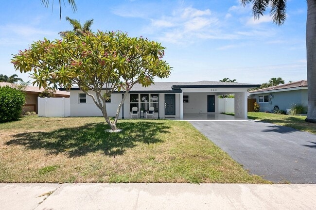 Photo - 580 SE 5th St