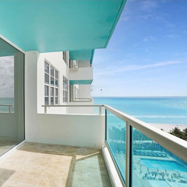 View - 5101 Collins Ave