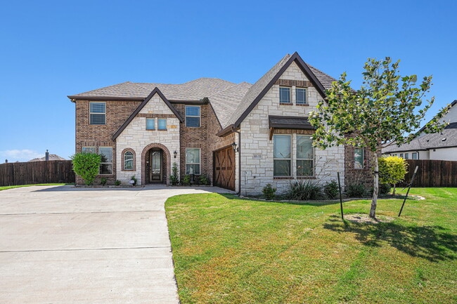 Building Photo - Exquisite 5-Bedroom, 3.5-Bath on 0.46 Acre... Rental