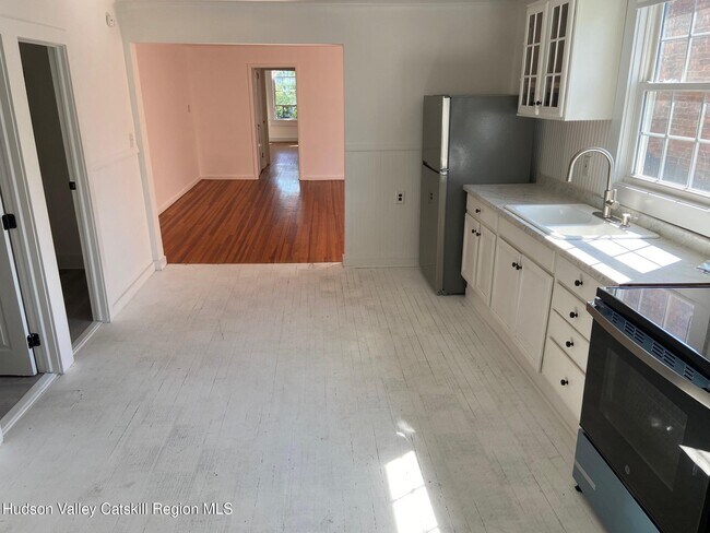 Photo - 227 Warren St