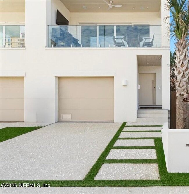 Building Photo - 114 12th Ave S Unit 102