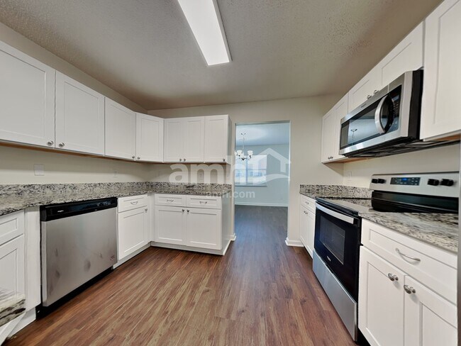 Photo - 7548 Applecross Rd