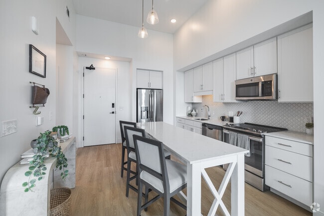 1BR, 1BA - 731SF - Kitchen