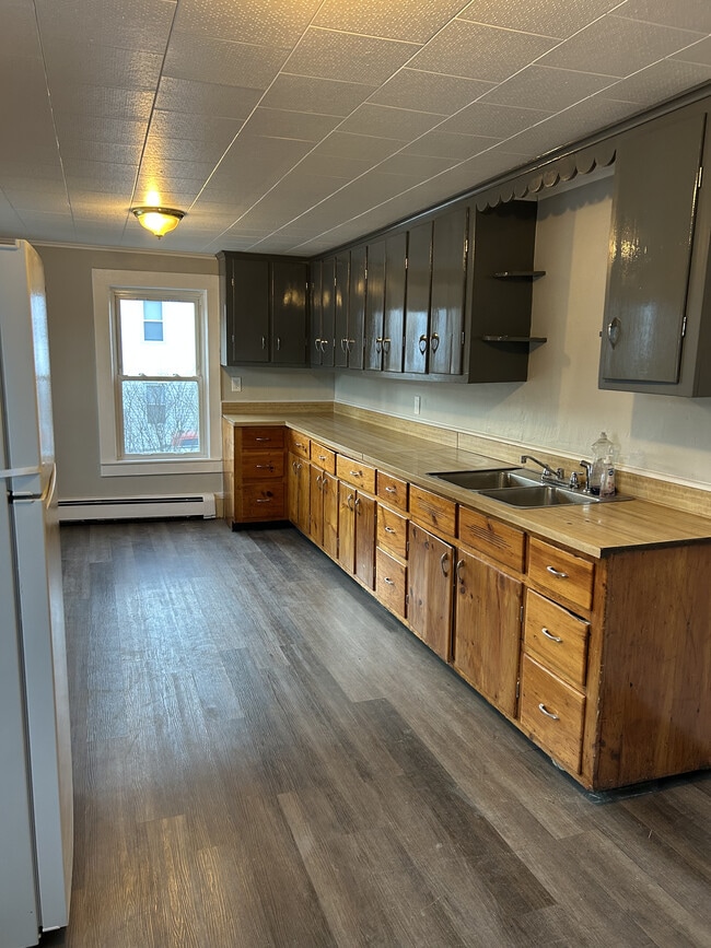 Photo - 1551 Main St Unit Apt 3