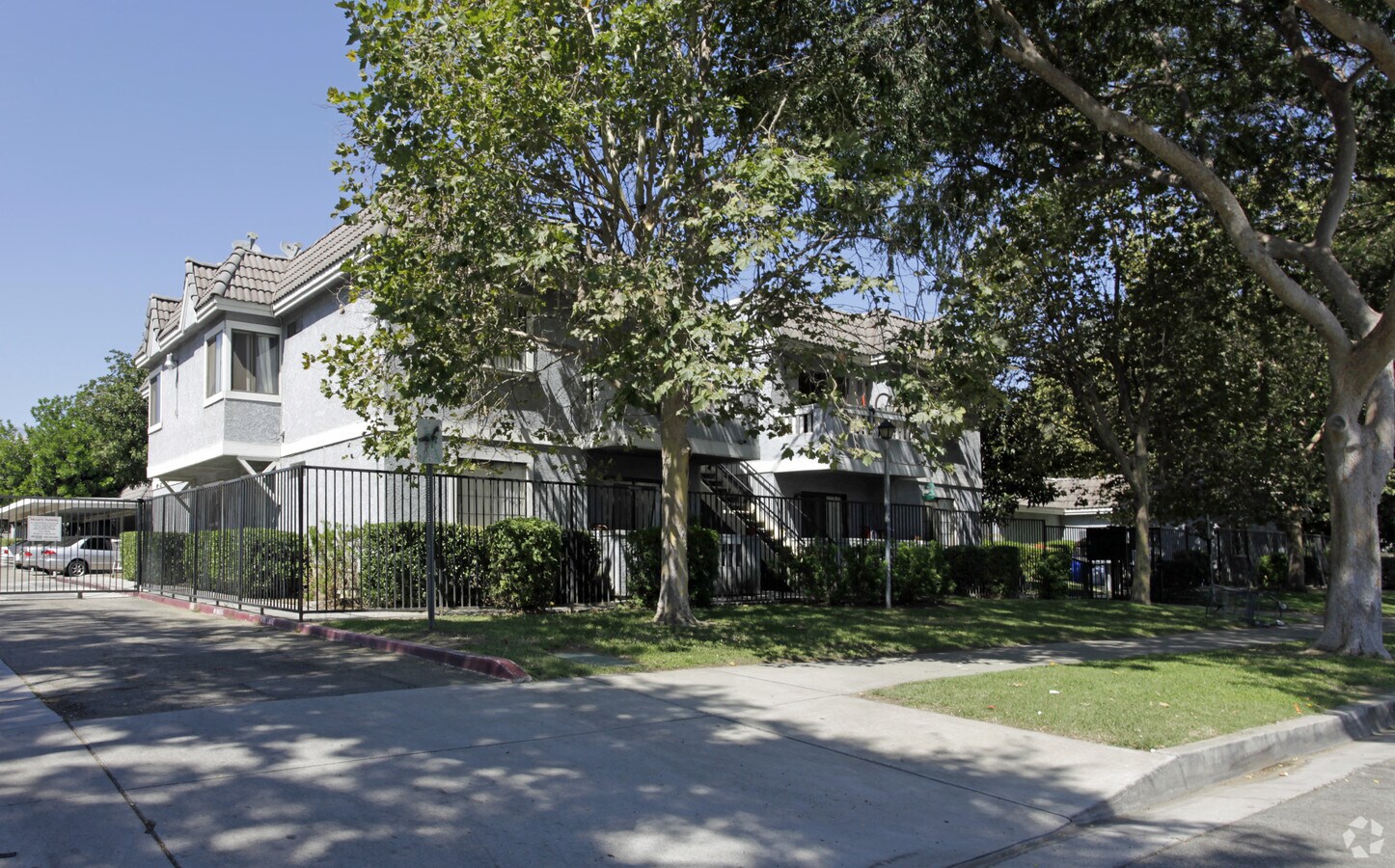 Photo - Palm Garden Apartments