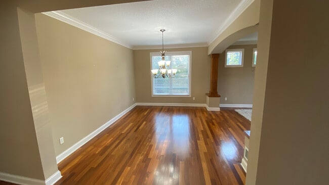 Photo - 10694 Maple Blvd