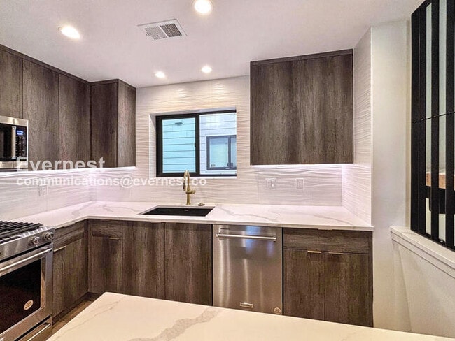 Photo - 2162 S Ash St