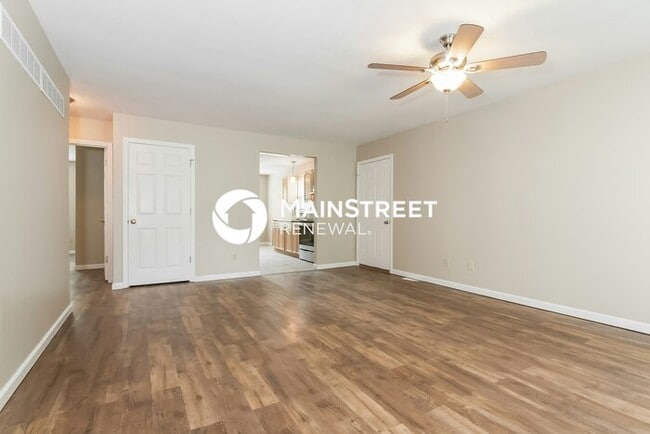 Photo - 3 Bedroom Pet-Friendly Home in St. Louis, MO with Main Street Renewal
