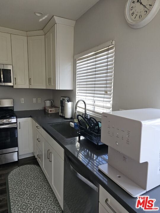 Building Photo - 1610 6th Ave