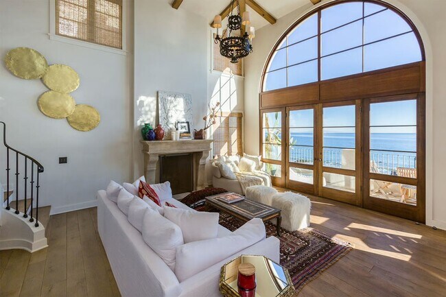 Photo - Architectural Beachfront Retreat on Las Flores Sands