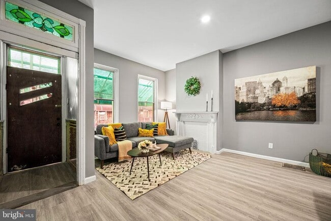 Photo - 2427 N Hollywood St