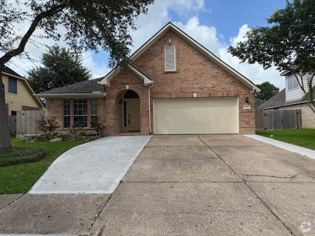 Building Photo - 1826 Oak Lodge Dr Rental