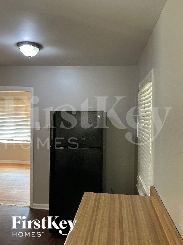 Photo - 1458 S White Station Rd