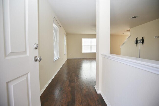 Photo - 213 Rim Rock Dr