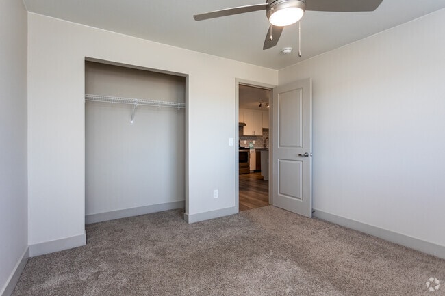 1BR, 1BA - 550SF