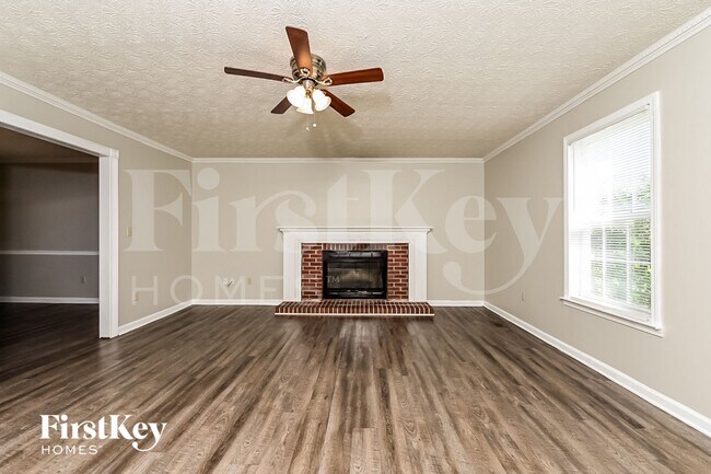 Photo - 215 Brooks Dr