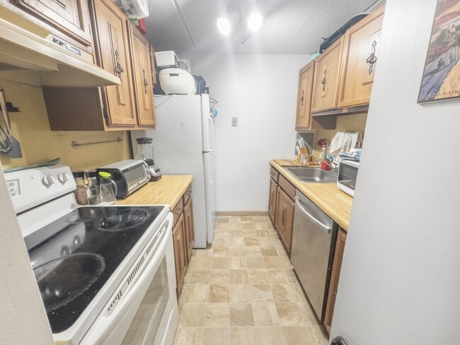 Photo - 12-16 Ellery St Townhome