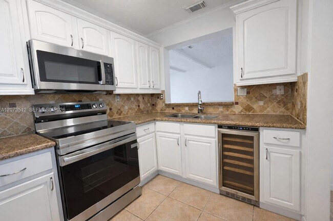 Photo - 15761 SW 137th Ave Unidad 202