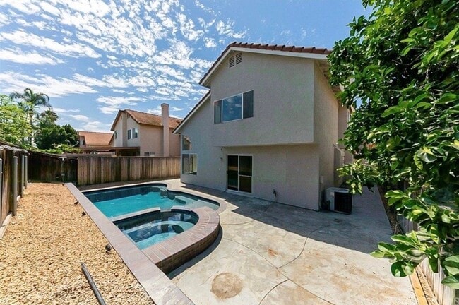 Photo - 7915 Townsend Dr