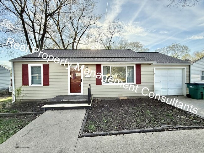 Building Photo - 3-Bedroom Home Near Downtown Overland Park!