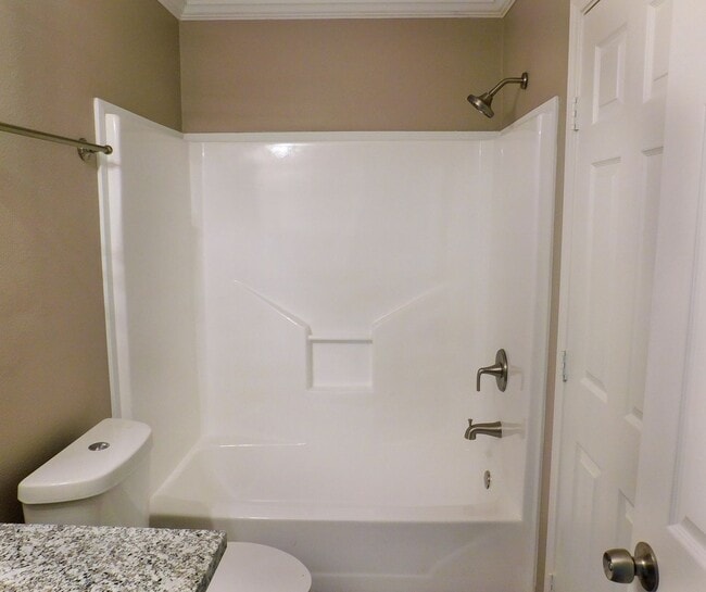 Photo - Room For Rent Unit 150 Varsity Rm A