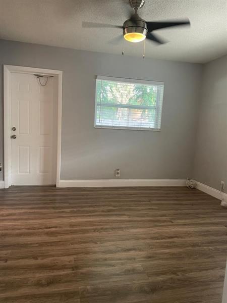 Photo - 732 SE 15th St Unit 5