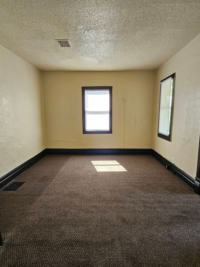 Photo - 3 Bedroom--819 E Whitmer St. Decatur, IL