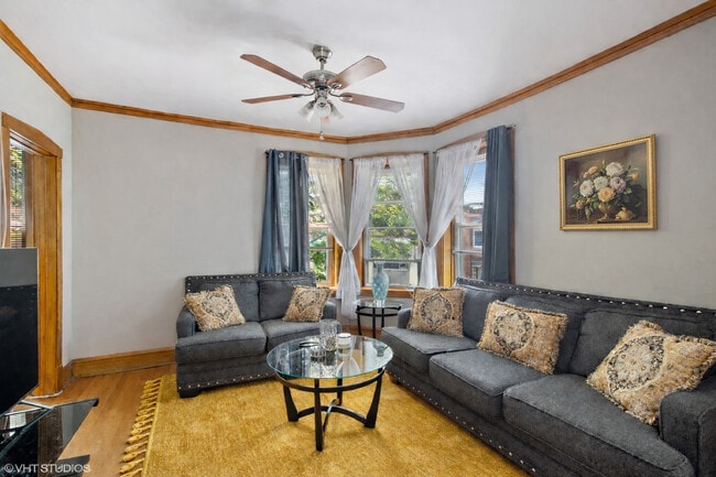 Photo - 2959 N Springfield Ave Unit 2F